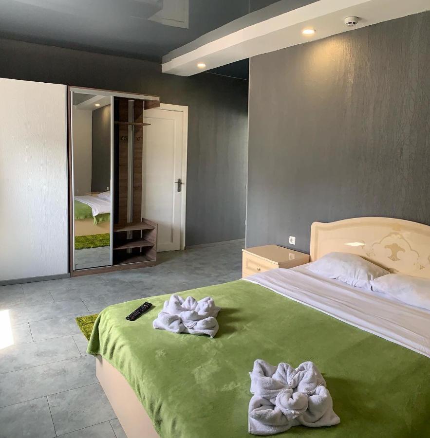 Zipper House * Odessa